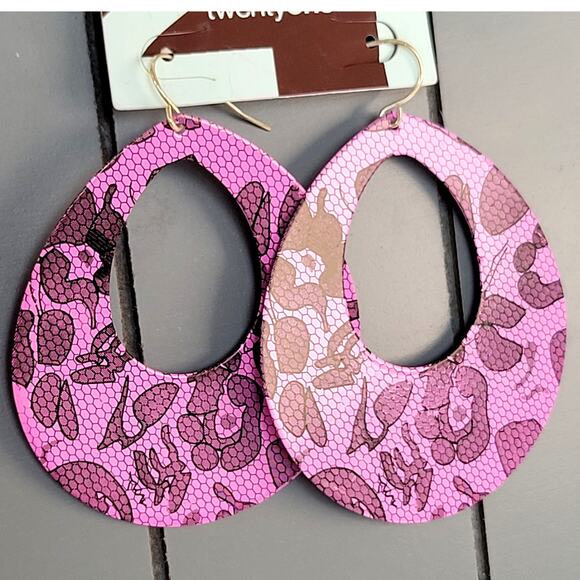 Pink Leopard Print Teardrop Earrings Lightweight Statement Y2K Retro, Gift Bag - Picture 5 of 8